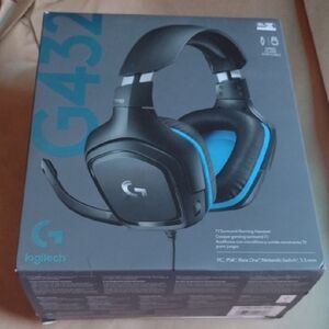 Logitech G432 Gaming Headset - Black and Blue NWT